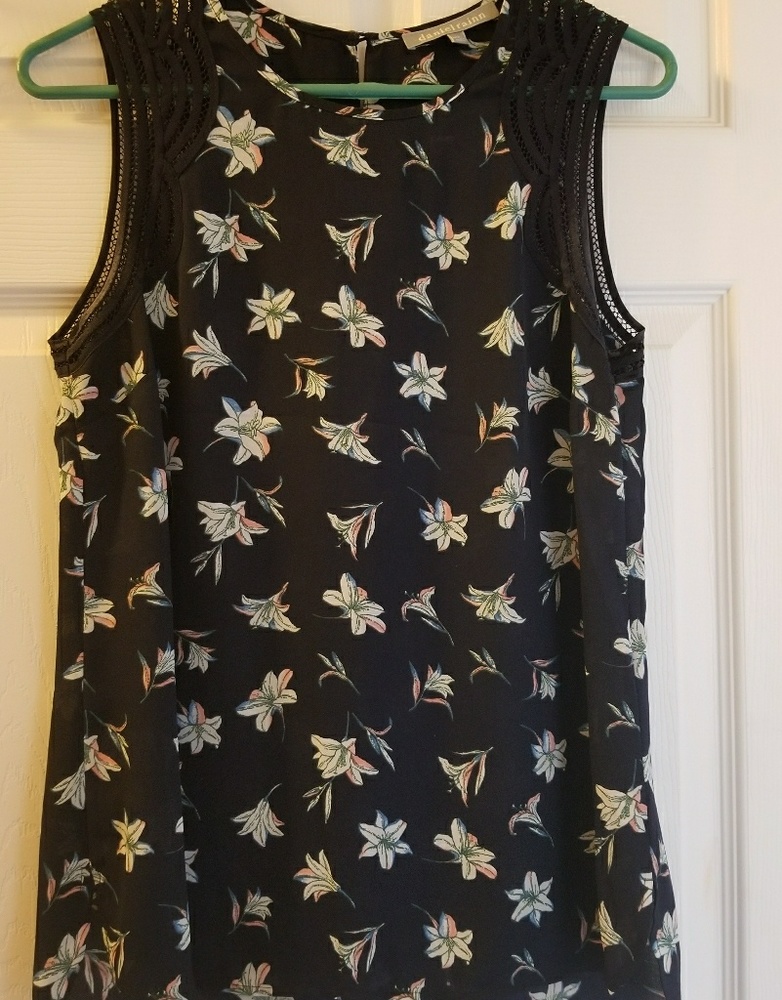 Small stitch fix top